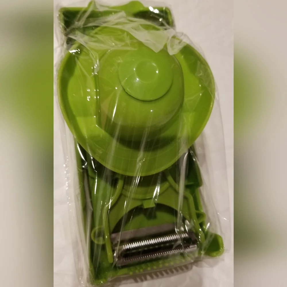 - Vegetable Chopper & Peeler Set